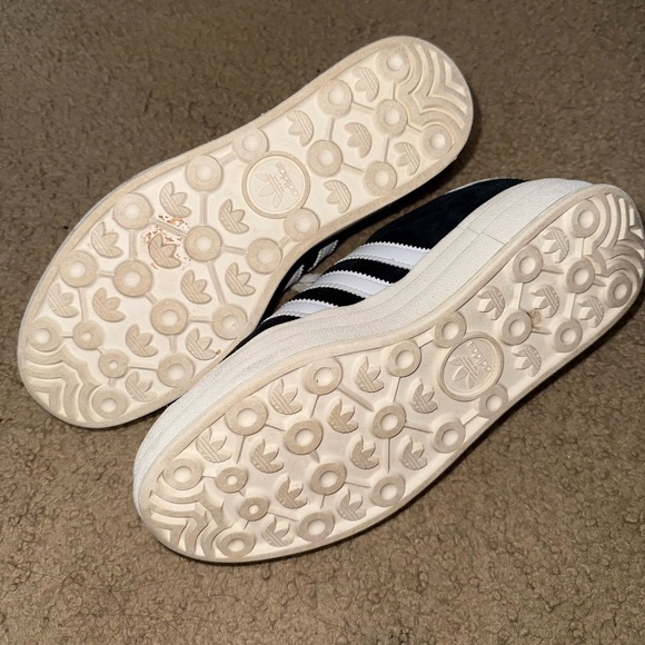 Shoes - Picture 7 of 10